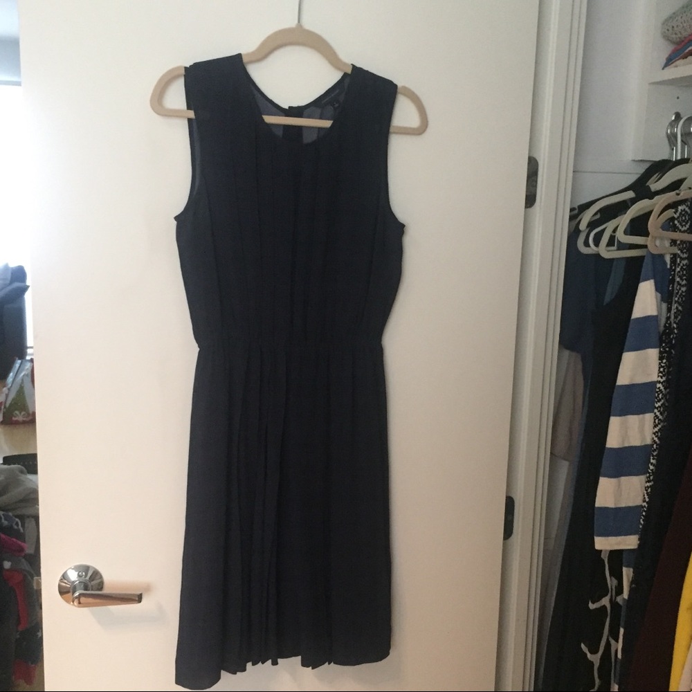 Tommy Hilfiger Pleated Silk Plaid Dress, size 6